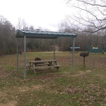 Whispering Creek Lodging & Rv Resort Newton Bagian luar foto