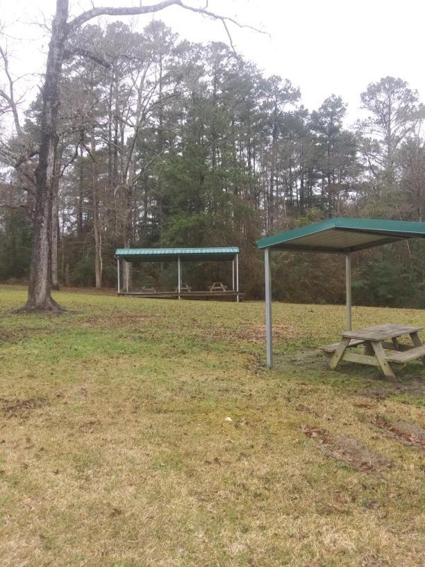 Whispering Creek Lodging & Rv Resort Newton Bagian luar foto