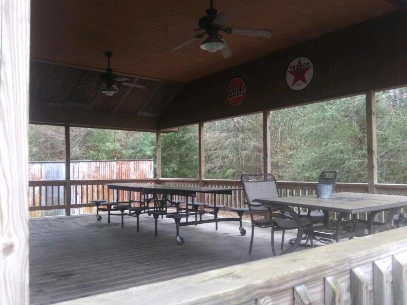 Whispering Creek Lodging & Rv Resort Newton Bagian luar foto