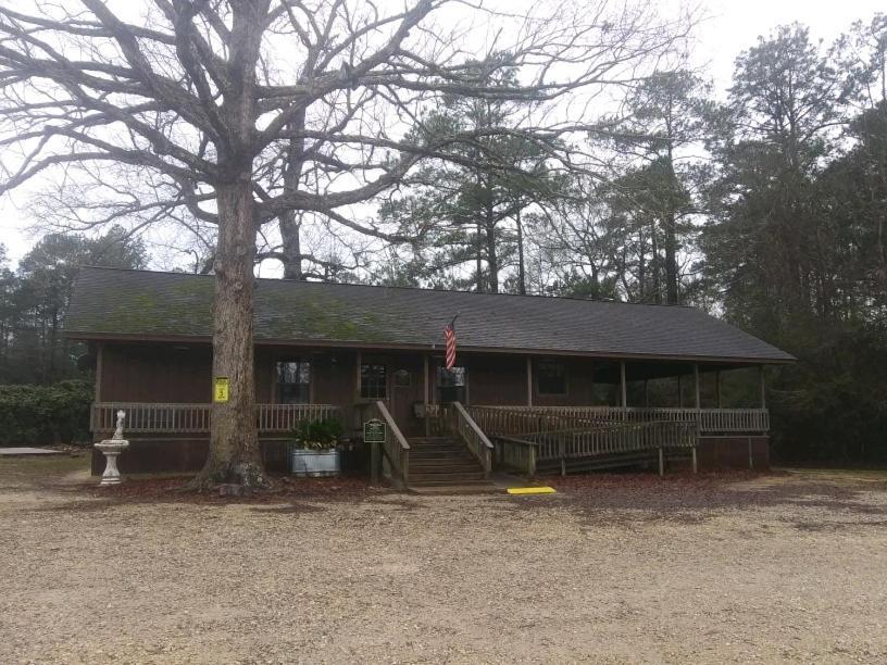Whispering Creek Lodging & Rv Resort Newton Bagian luar foto