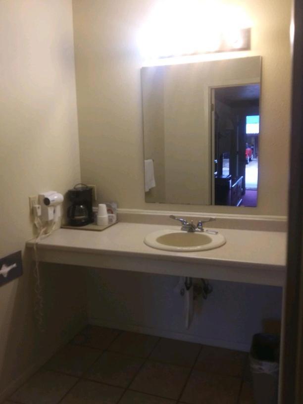 Whispering Creek Lodging & Rv Resort Newton Bagian luar foto