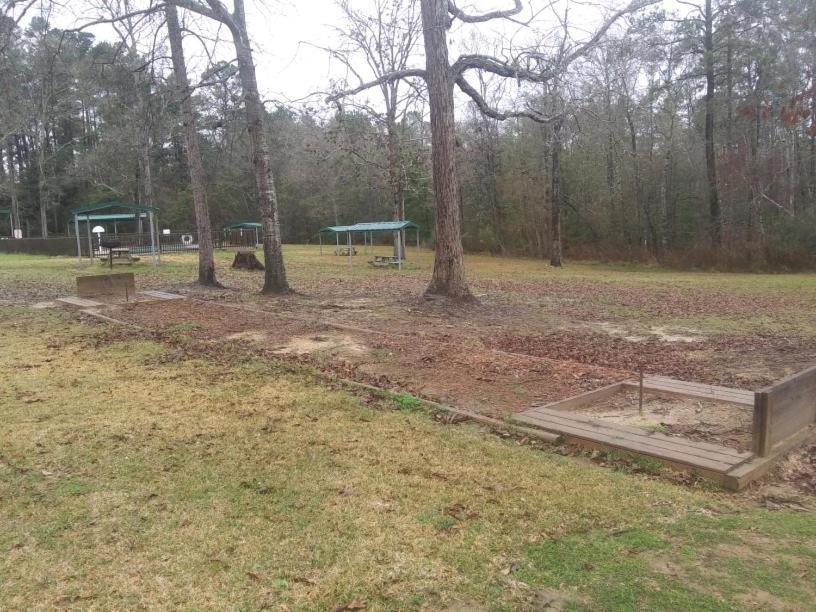 Whispering Creek Lodging & Rv Resort Newton Bagian luar foto