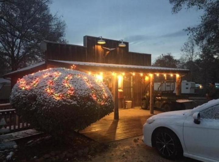 Whispering Creek Lodging & Rv Resort Newton Bagian luar foto