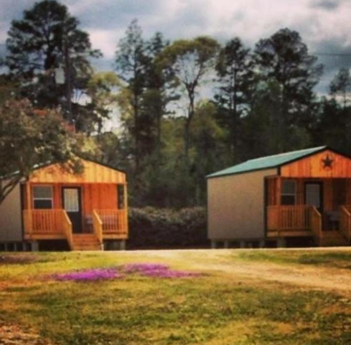 Whispering Creek Lodging & Rv Resort Newton Bagian luar foto