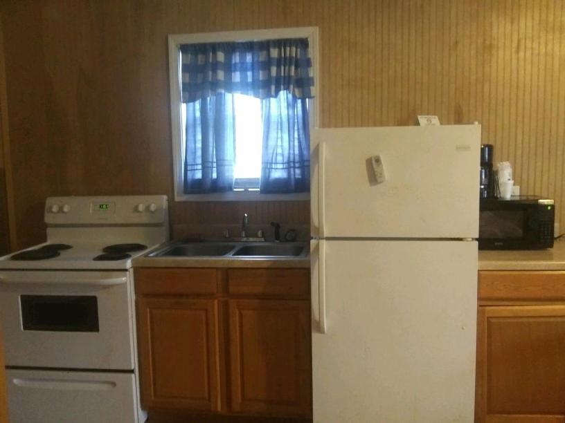 Whispering Creek Lodging & Rv Resort Newton Bagian luar foto